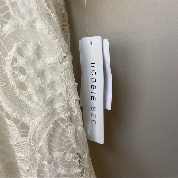 Robbie Bee Cream Lacey Short Sleeve Midi Dress - Picture 8 of 12